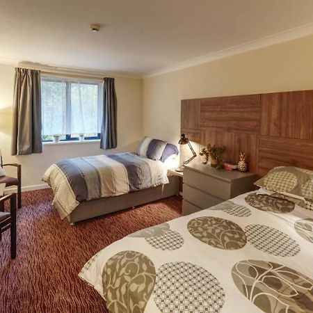 The University Of Buckingham - Mount Pleasant Hotel Bagian luar foto